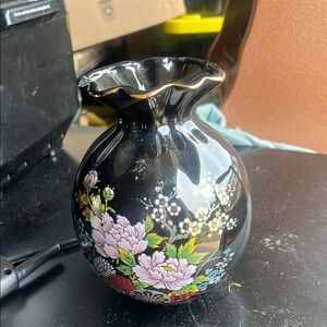 Vintage Elegant Black Floral Vase